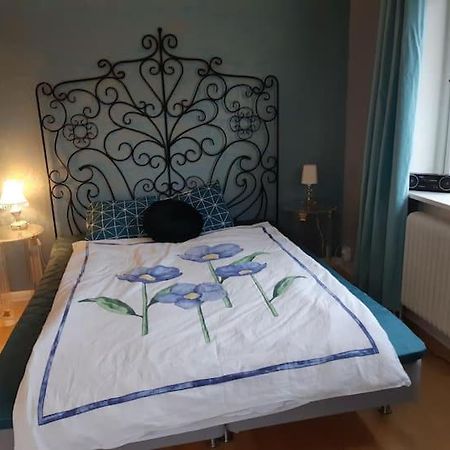 Lyxigt Rum Med Eget/Badrum Med Spa Kaensla Jönköping Zewnętrze zdjęcie